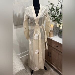 NWOT Riva Sheer Beige Floral Kimono